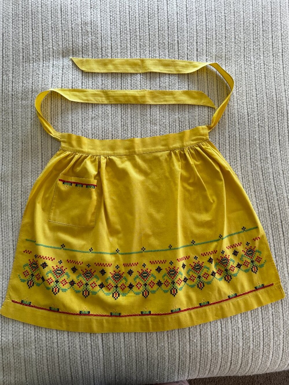 Vintage Hostess Apron in Yellow